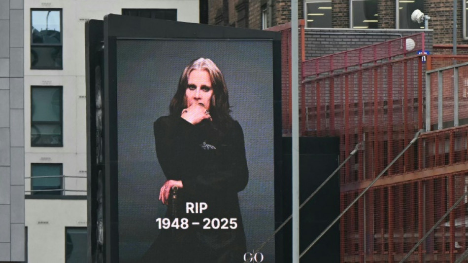 Texas honra a Ozzy Osbourne pese a que orinó en el monumento a los héroes caídos