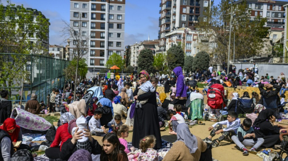 Turquie: un séisme de magnitude 6,2 secoue Istanbul, nombreuses répliques 