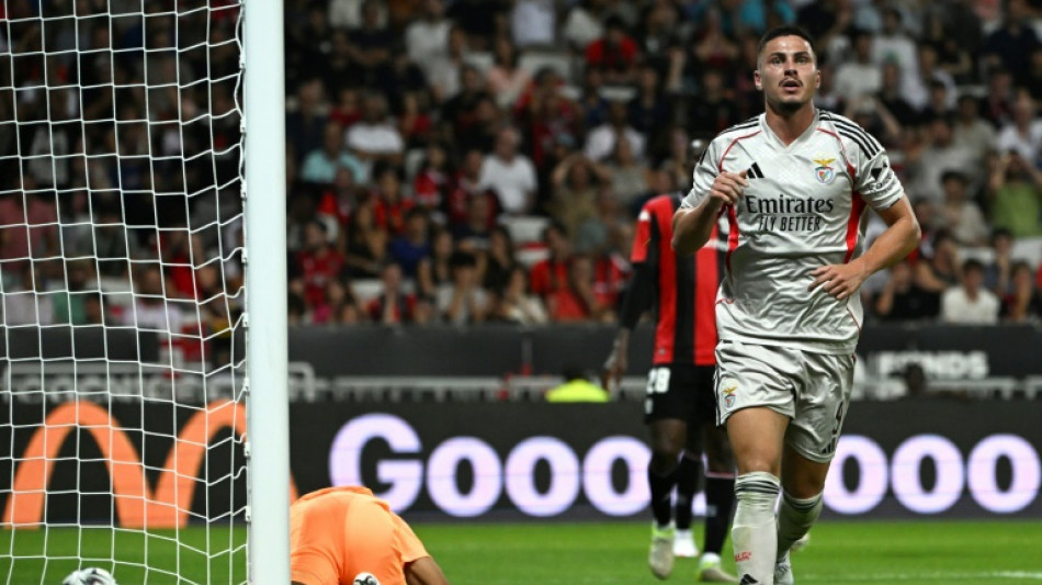 Benfica de Bruno Lage vence na visita ao Nice (2-0) em jogo de ida da pr&eacute;-Champions