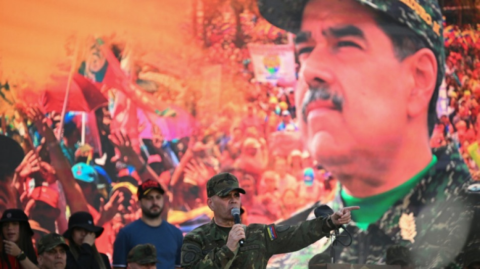 Trump considera ataques en Venezuela y Maduro rechaza "golpes" de la CIA