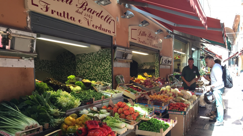 Unioncamere, da pane a frutta, in 206 Comuni nessun negozio