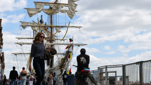 Cadete morta em colis&atilde;o de navio contra ponte do Brooklyn &eacute; velada no M&eacute;xico