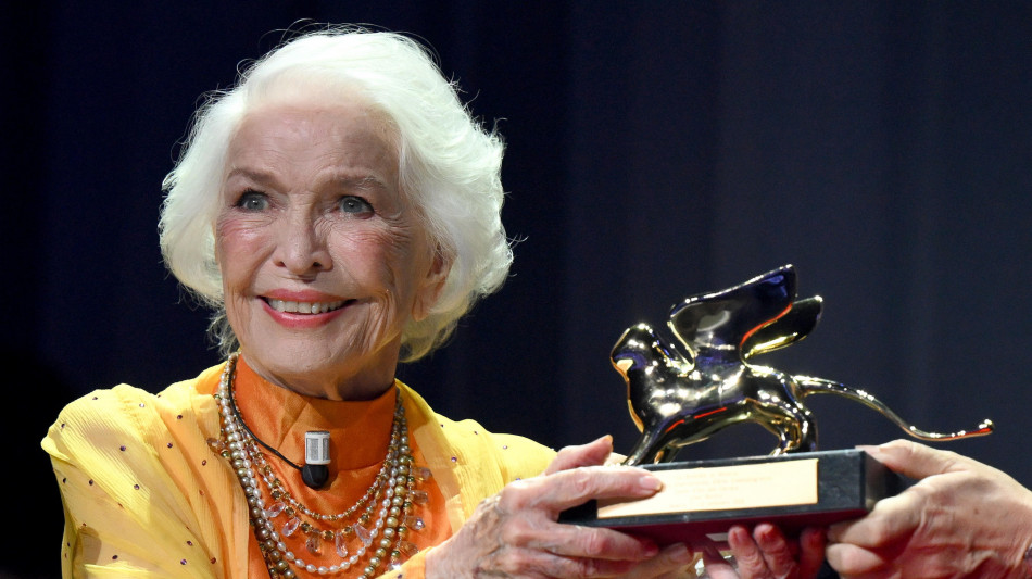 Ellen Burstyn Leone alla carriera, 'spero il mio Paese trovi presto una strada maestra'