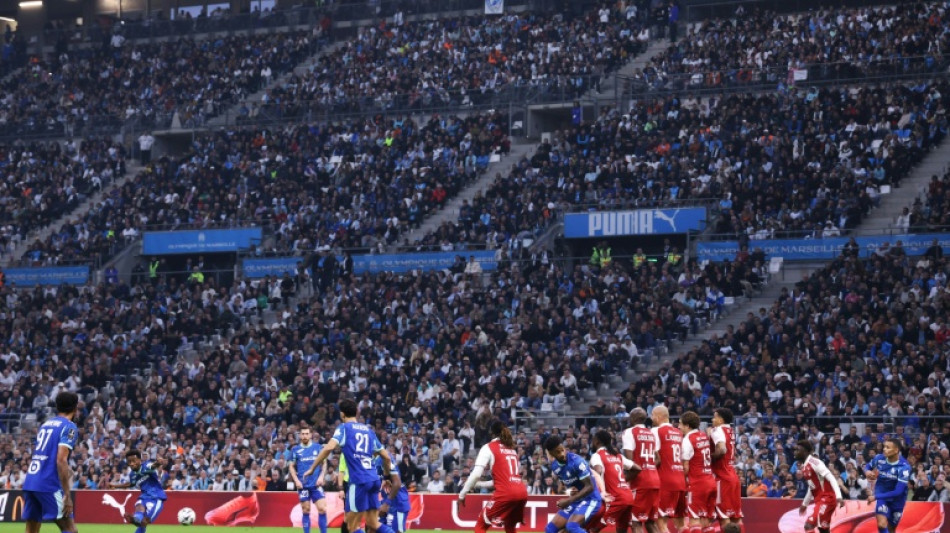 Olympique de Marselha vence Brest (3-0) e assume liderança provisória do Francês