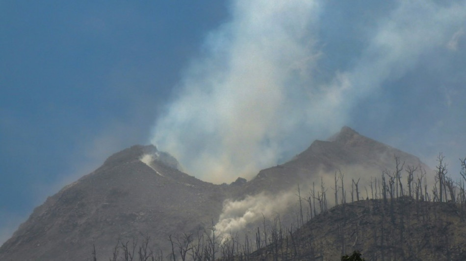 Erupci&oacute;n de volc&aacute;n en el este de Indonesia deja 10 muertos