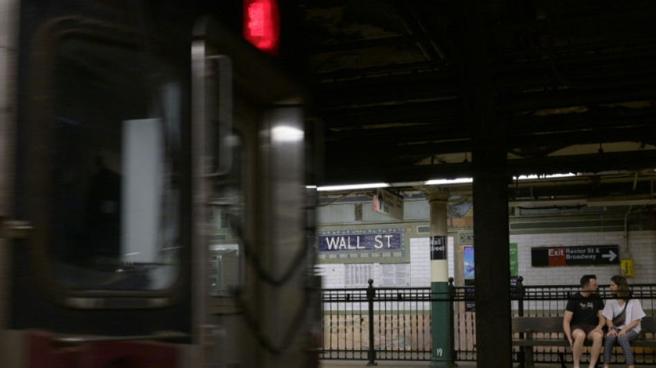 Wall Street termine en l&eacute;g&egrave;re baisse, le secteur de l'&eacute;nergie p&egrave;se