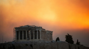 Grecia ordena evacuaciones por unos incendios forestales que se acercan a Atenas