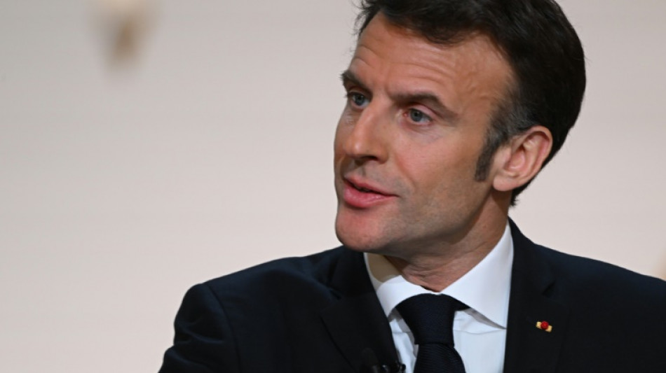 Macron d&eacute;bute sa tourn&eacute;e pour une nouvelle relation avec l'Afrique