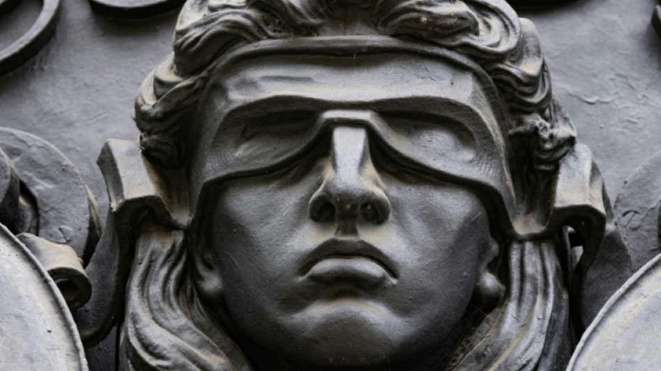 Händler verkaufte mehr als 50 geleaste Autos weiter - drei Jahre Haft