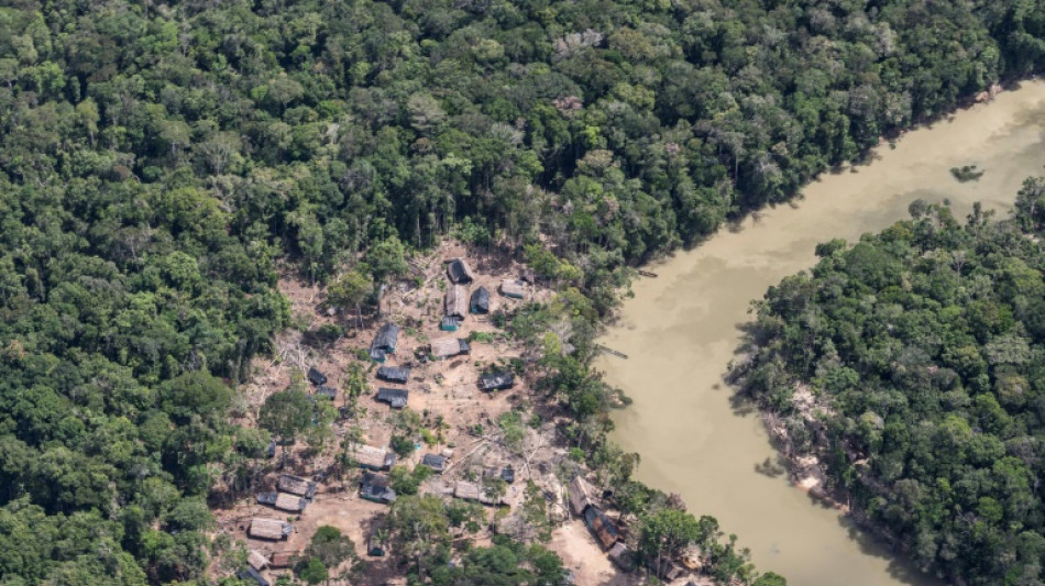 Militares desalojan a m&aacute;s 11.500 mineros ilegales de reserva natural en Venezuela