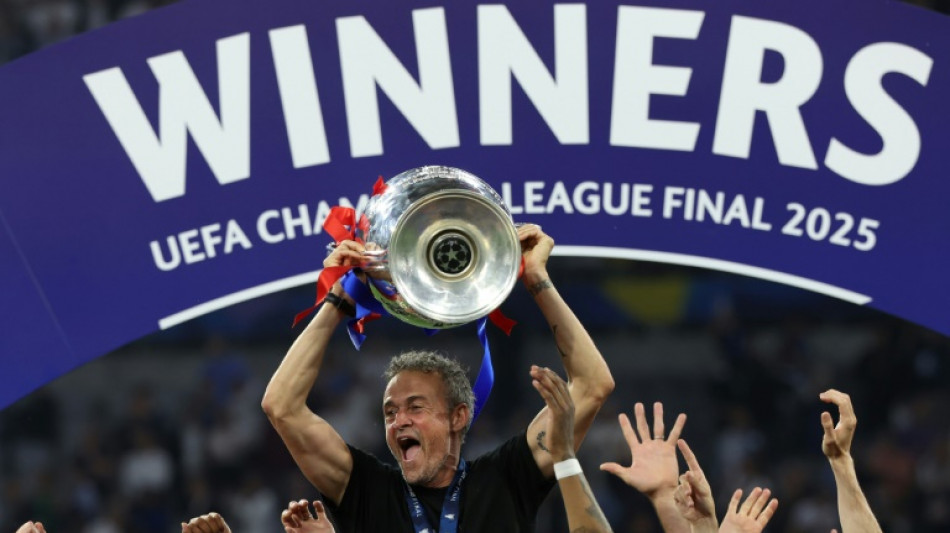 PSG enfrenta Tottenham pelo t&iacute;tulo da Supercopa da Uefa