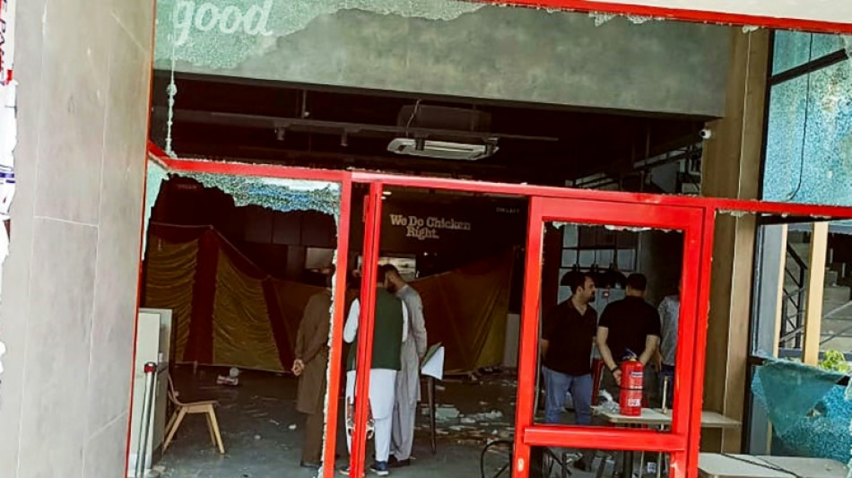 Decenas de detenidos tras incendio de un local de KFC luego de protesta propalestina en Pakist&aacute;n