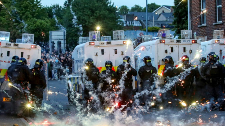 Nouvelles tensions en Irlande du Nord lors d'un rassemblement anti-immigr&eacute;s