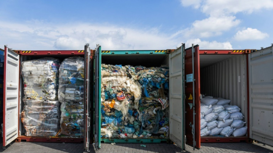 La Malaisie s&eacute;vit contre les importations de d&eacute;chets plastiques 
