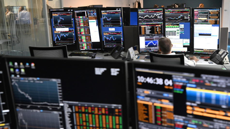 Borsa: Milano in rialzo con le banche, scatta Stm