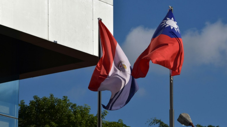 Un diplom&aacute;tico chino es conminado a abandonar Paraguay tras reunirse con unos pol&iacute;ticos