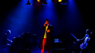 Le "King" Cantona, d&eacute;sormais chanteur, se livre sur sc&egrave;ne  