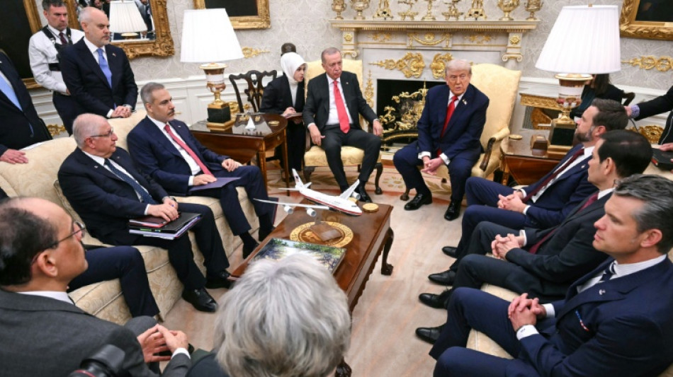 Trump pide a Erdogan que Turqu&iacute;a deje de comprar petr&oacute;leo ruso