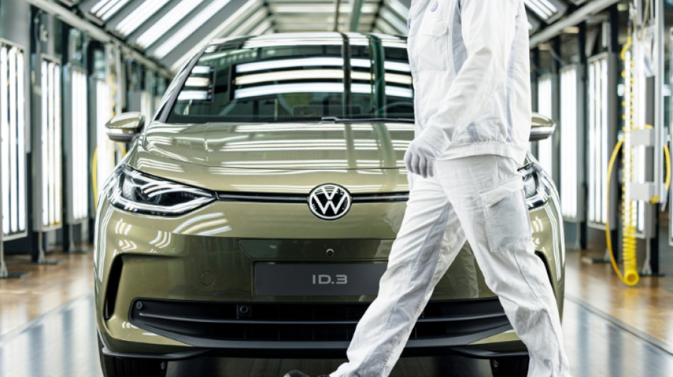 Electrique: Volkswagen cherche la parade face &agrave; Tesla et aux constructeurs chinois