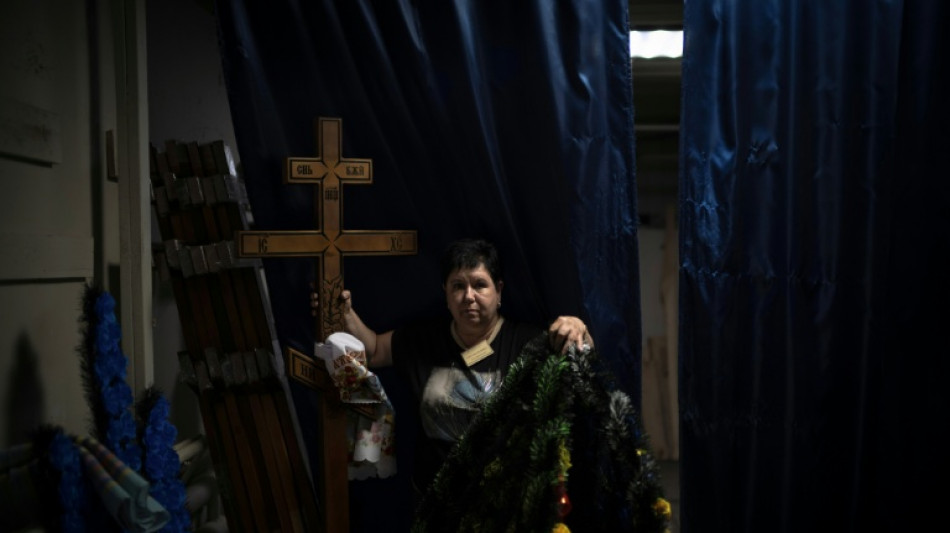 En Ukraine, les fossoyeurs ploient sous le poids des morts mais ne rompent pas