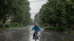 Les cyclistes &acirc;g&eacute;s de l'est de l'Ukraine, au guidon malgr&eacute; les violences
