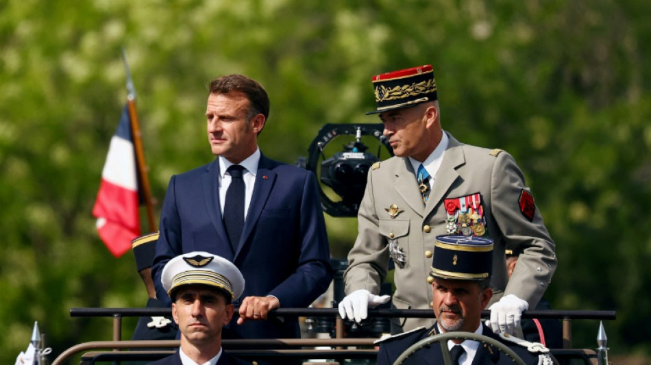 Militärparade zum französischen Nationalfeiertag beginnt in Paris 