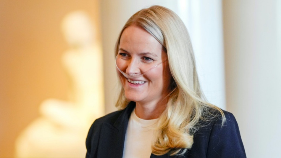 La princesa Mette-Marit de Noruega reaparece con una c&aacute;nula nasal de ox&iacute;geno