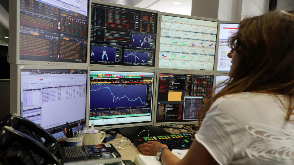 Borsa: Milano gira a -0,3% con Leonardo e Fincantieri