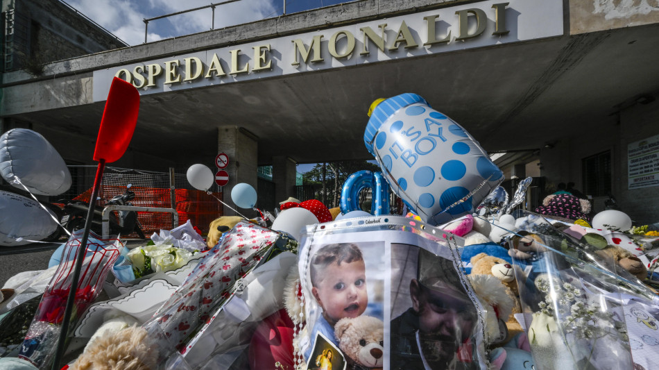 Bimbo trapiantato, azienda Monaldi sospende due dirigenti medici