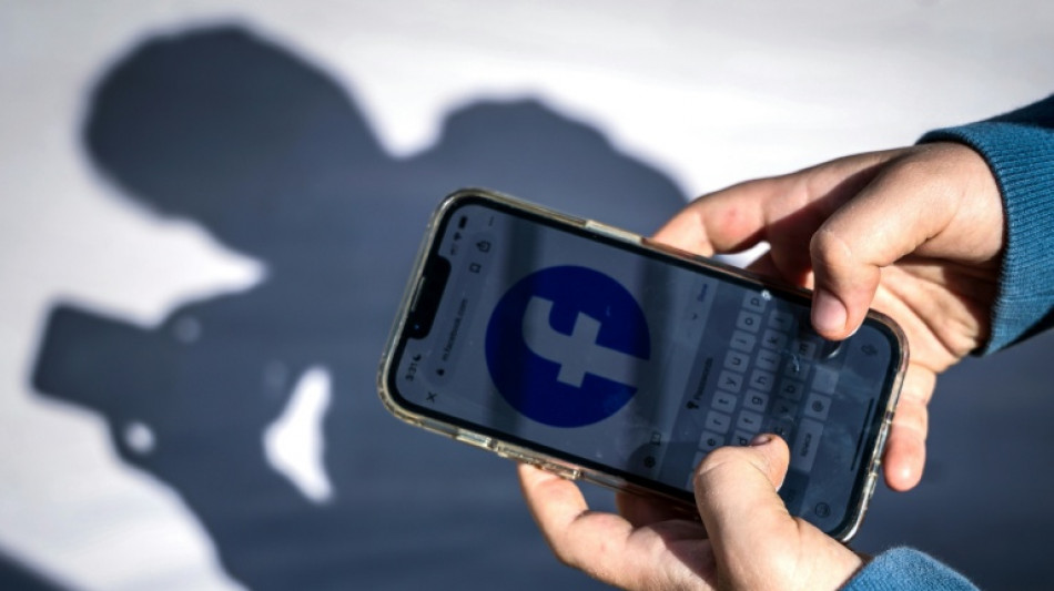 Proibição das redes sociais para menores na Austrália gera debate em todo o mundo