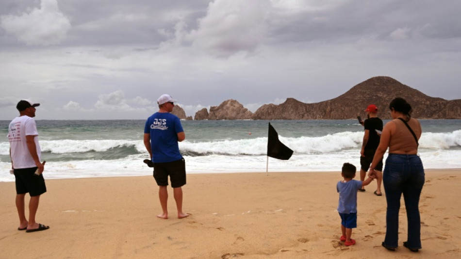 Potente hurac&aacute;n Hilary avanza hacia el noroeste de M&eacute;xico