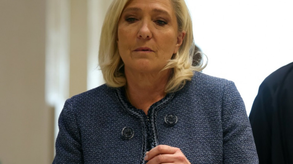 Condena&ccedil;&atilde;o judicial deixa l&iacute;der da extrema direita francesa fora da elei&ccedil;&atilde;o presidencial de 2027