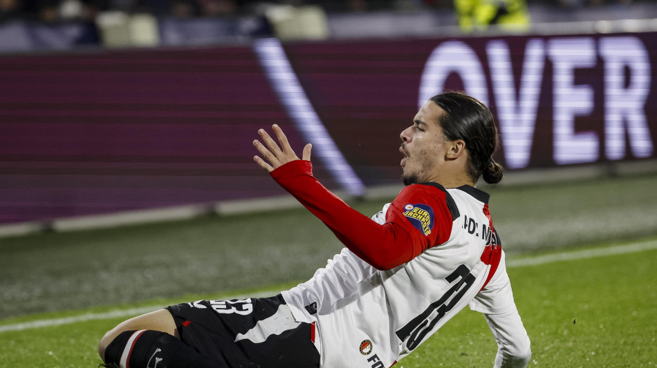 Champions: Como spento, si fa rimontare e battere dal Feyenoord
