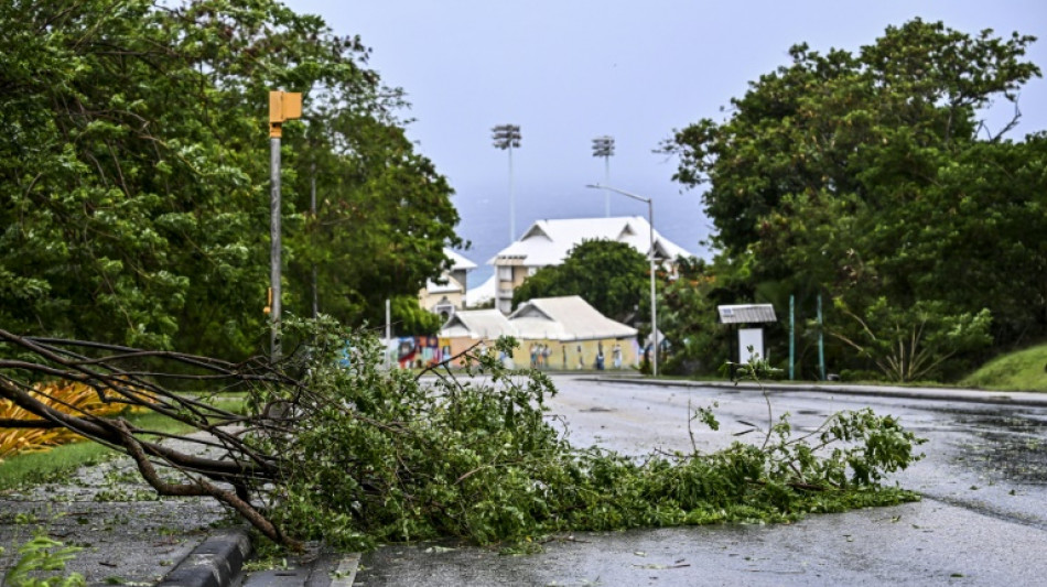 L'ouragan B&eacute;ryl se renforce &agrave; nouveau &agrave; l'approche des Cara&iuml;bes