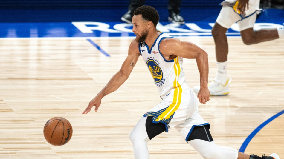 NBA: Celtics siegen weiter - Curry mit spektakul&auml;rem Treffer