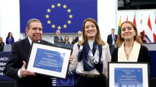 Venezolanos Gonz&aacute;lez Urrutia y Machado reciben premio S&aacute;jarov en Parlamento Europeo