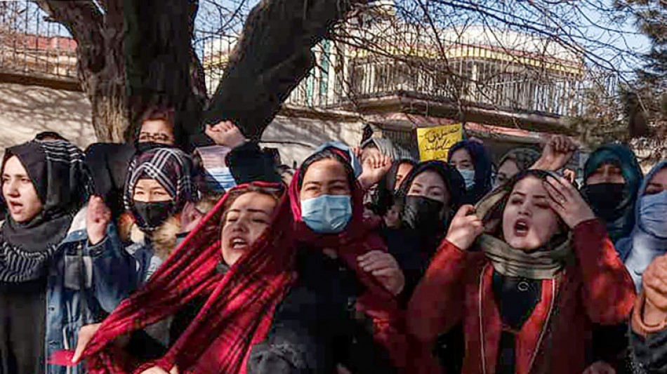 Afghanistan : les universit&eacute;s interdites aux filles car elles ne respectaient pas le code vestimentaire