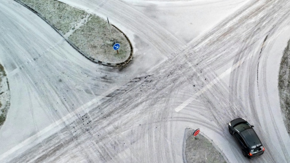 L'Ile-de-France et une partie du Massif central en vigilance neige-verglas