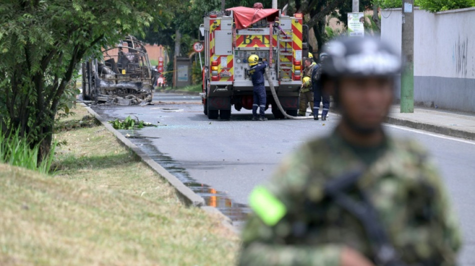 One injured in bomb attack on Colombia military base