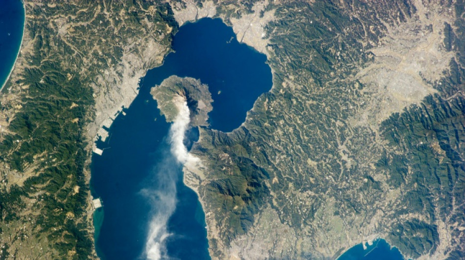 Alerta de evacuaci&oacute;n por la erupci&oacute;n de un volc&aacute;n en el suroeste de Jap&oacute;n