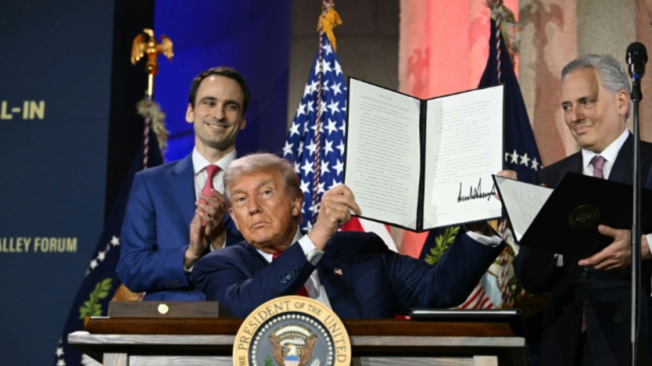 Trump prioriza desregulamenta&ccedil;&atilde;o da IA para impulsionar dom&iacute;nio dos EUA