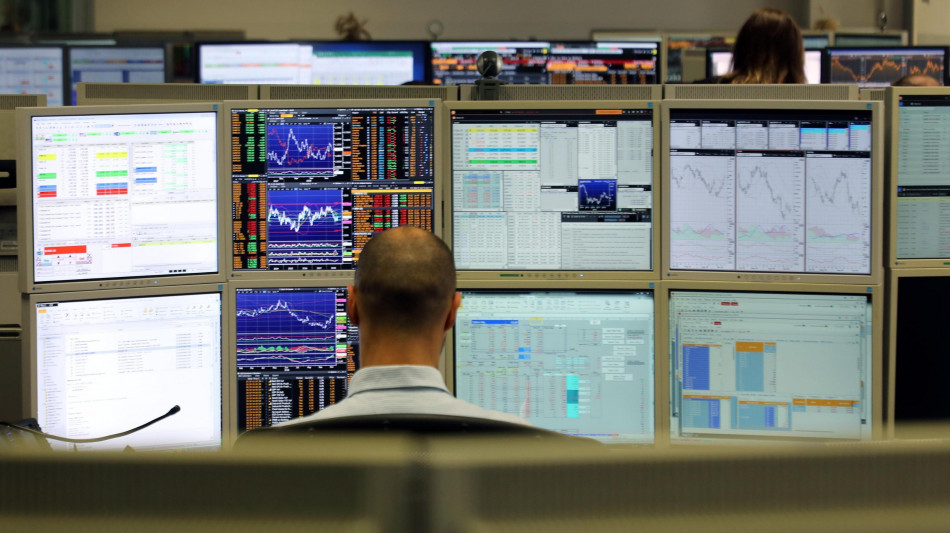Lo spread tra Btp e Bund in avvio a 64,4 punti, stabile su minimi 2008