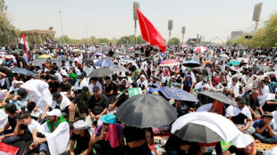 Une foule &agrave; la pri&egrave;re &agrave; Bagdad, nouvelle d&eacute;monstration de force de Moqtada Sadr