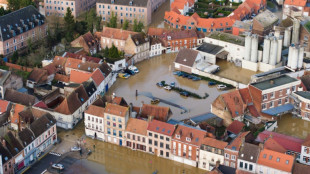 B&eacute;chu promet des "r&eacute;ponses exceptionnelles" dans le Pas-de-Calais inond&eacute;