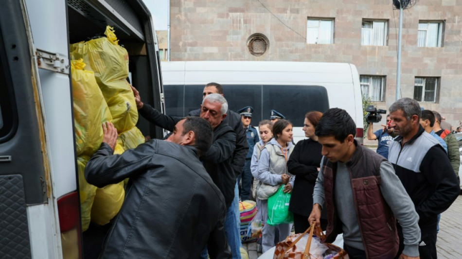Milhares de refugiados chegam &agrave; Arm&ecirc;nia antes de reuni&atilde;o entre Aliyev e Erdogan