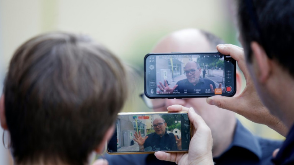 Professor conta como conseguiu escapar do massacre em escola na &Aacute;ustria