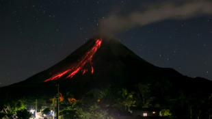 Un volc&aacute;n entra en erupci&oacute;n en el oeste de Indonesia