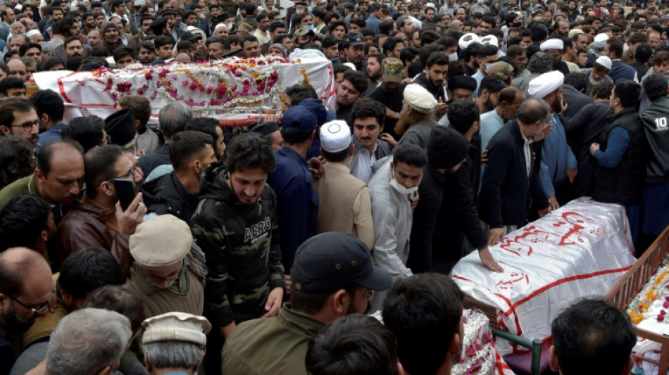 Pakistan: 62 morts dans un attentat contre une mosqu&eacute;e de Peshawar