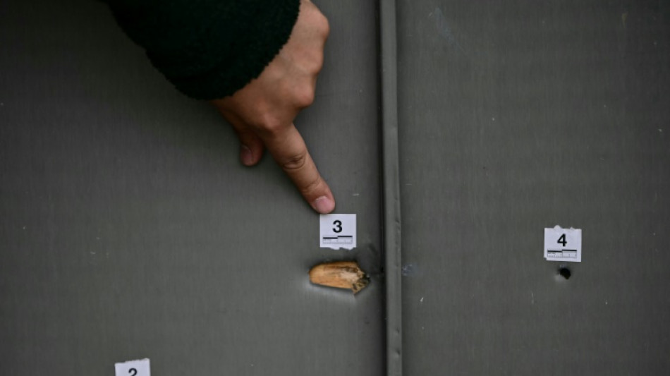 Autos vor franz&ouml;sischen Gef&auml;ngnissen in Brand gesetzt: Polizei fahndet nach T&auml;tern