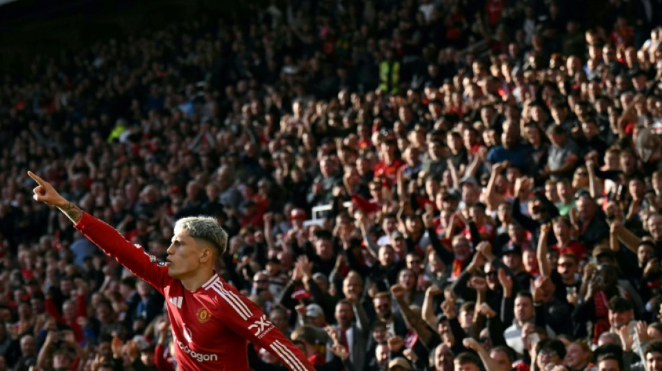 United vira contra Brentford (2-1) e volta a vencer no Ingl&ecirc;s; Tottenham goleia West Ham